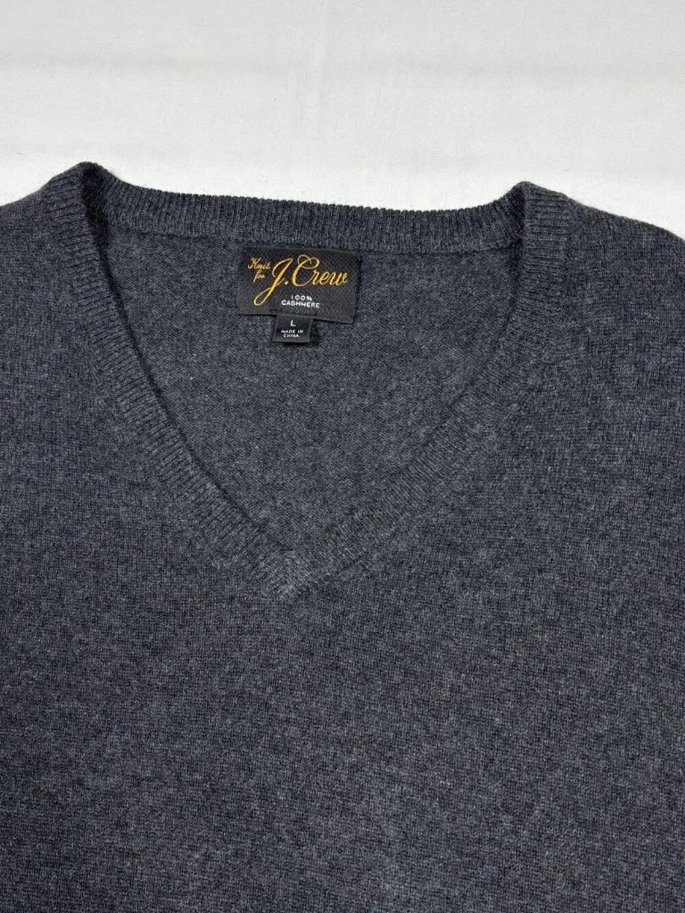 J.Crew Mens Large 100% Cashmere V-neck Sweater Charcoal Gray Style BC464 ECU - Picture 4 of 9